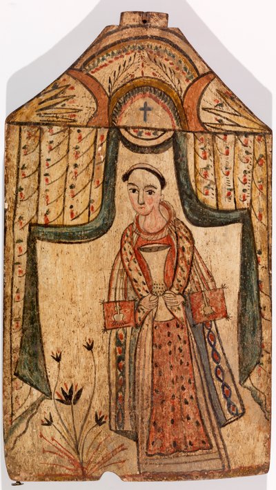 Figur och växt mellan fördragna gardiner av American School