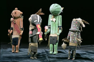 Fyra Kachina dockor av American School