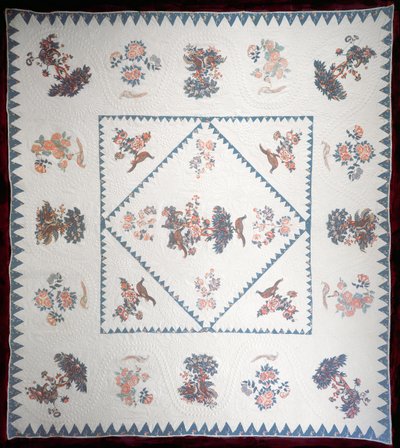 Täcke i Broderie Perse, ca 1800 (applicerad, tryckt bomull på quiltgrund) av American School