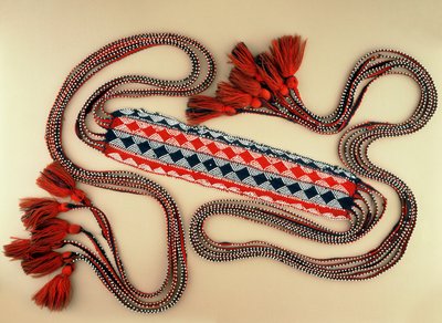 Skärp, ca 1820-tal (ull och pärlor) av American School