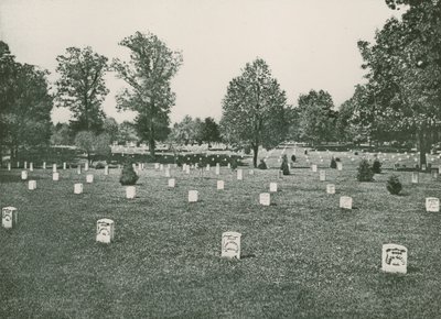 Soldatgravar, Arlington Heights (fotogravyr) av American School