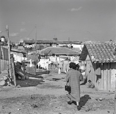 ETT SÄTT ATT KVARTA SHANGHAI av Ando Gilardi