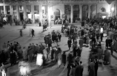 CROTONE - KARNEVAL PÅ TORGET av Ando Gilardi