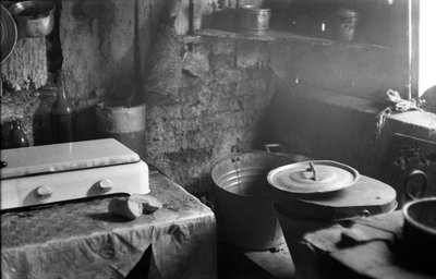 CROTONE - PENTRY I DET ÖVRE VÅNINGSPLANET av Ando Gilardi