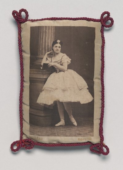 Balettdansös, ca 1865 (foto) av Andre Adolphe Eugene Disderi