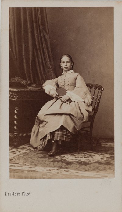 Porträtt av prinsessan Eugenia Maximilianovna av Leuchtenberg 1845-1925, ca 1865. av Andre Adolphe Eugene Disderi