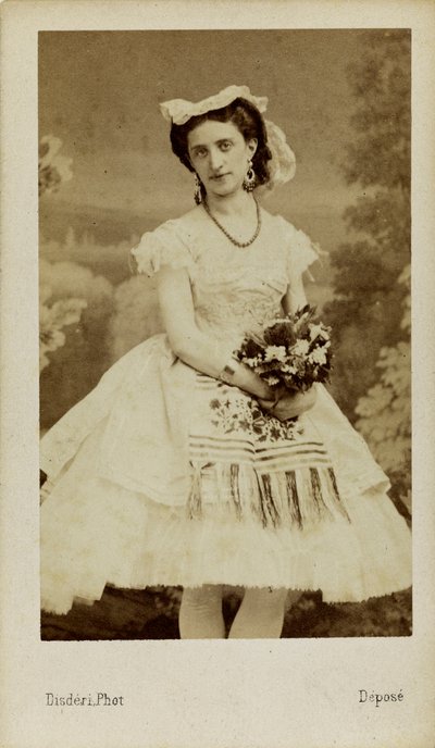 Porträtt av balettdansösen Marfa Muravyeva 1838-1879, 1863. av Andre Adolphe Eugene Disderi