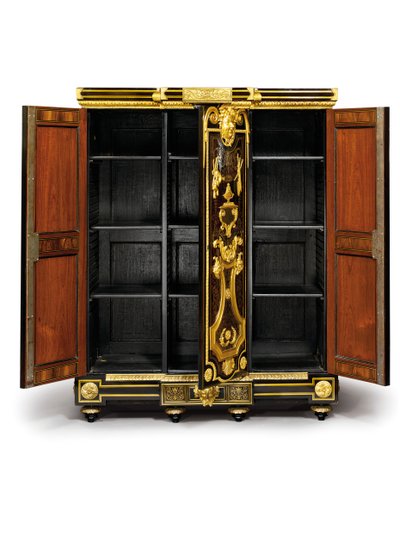 Louis XIV petit armoise, ca 1700-10 (ormolu, mässing, sköldpaddsskal, ebenholts och intarsia) av Andre Charles (attr. to) Boulle