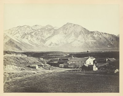 Wasatch Range i Klippiga bergen, från Brigham Youngs ullfabriker av Andrew Joseph Russell