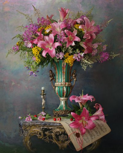 Livfullt blomsterstilleben av Andrey Morozov