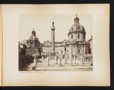 Utsikt över Trajanus forum i Rom, med Trajanus kolumn och kyrkorna Santissimo Nome di Maria och Santa Maria di Loreto, Italien Forum Trajani. Roma (titel på objekt) av Anonymous