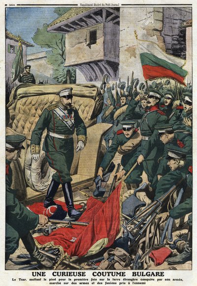 Första Balkankriget (Balkan): Tsar Ferdinand I av Bulgarien (1861-1948) marscherar mot främmande länder som erövrats av hans armé i Mustapha-Pasha (Mustapha Pasha), nu Ferdinandovo, pietiner fienders vapen och vimplar""" illustration från " Den lilla tidni av Anonymous Anonymous