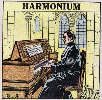 Musikinstrument: blåsinstrument vid höften. Harmoniumspelare i en kyrka. Anonym illustration från 1925. Privat samling. av Anonymous Anonymous
