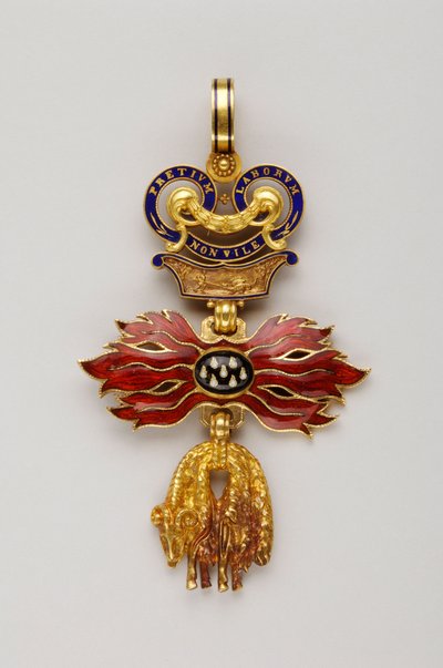Order of the Golden Fleece: Österrikiskt Golden Fleece - Förminskat märke - 1850-1900 - Guld och emaljer - H 6,2 cm; B 4,1 cm; Vikt: 20 g - Privat samling av Anonymous Anonymous