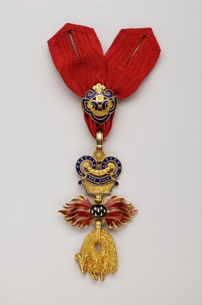 Order of the Golden Fleece: Österrikiskt Golden Fleece - Förminskat märke - 1850-1900 - Guld och emaljer - H: 7,6 cm; B: 4,5 cm; Vikt: 42 g - Privat samling av Anonymous Anonymous