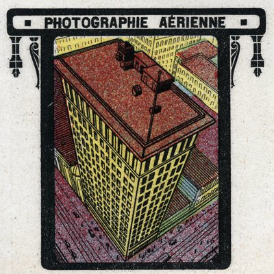 Fotografi: luftvy av en byggnad. Anonym illustration från 1925. Privat samling. av Anonymous Anonymous