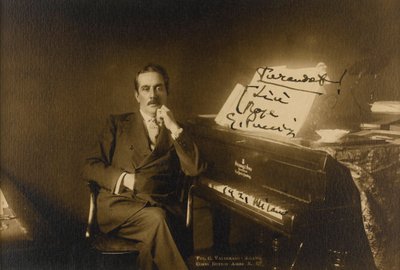 Porträtt av kompositören Giacomo Puccini (1858-1924) av Anonymous Anonymous
