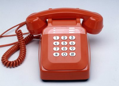 S63 orange nyckeltelefon i plast av Anonymous Anonymous