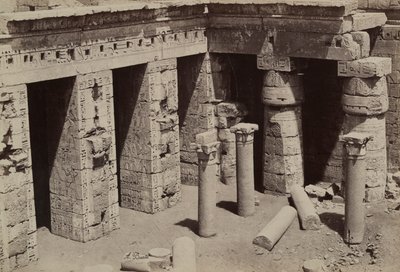 Medinet Habu: Koptisk kyrka i centrum av Ramses III-templet av Antonio Beato