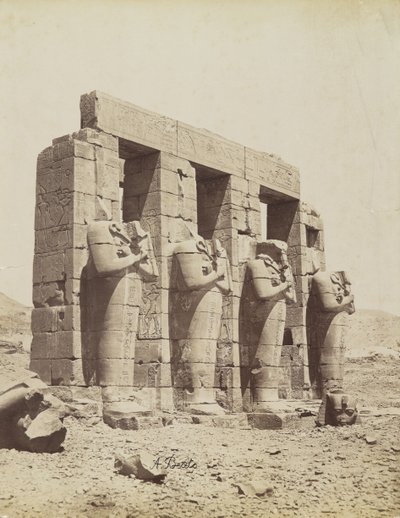 Ramesseum, Thebe, utsikt över den sydöstra delen av andra domstolen av Antonio Beato