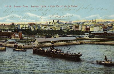 Norra bryggan och delvis skymd utsikt över staden, Buenos Aires, Argentina (färgat foto) av Argentinian Photographer