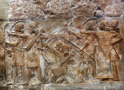 Assyriska armébågskyttar som erövrar en befäst stad, relief från Nimrud, c.865 f.Kr. av Assyrian