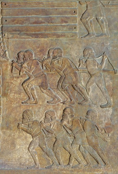 Detalj av en relief som visar stockningen av trä på stranden före transport till sjöss, från Palace of Sargon II, Khorsabad, Irak av Assyrian