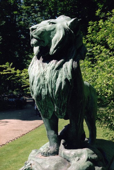 Nubiskt lejon och hans byte, 1870 (brons) (se även 252665 och 252666) av Auguste Cain