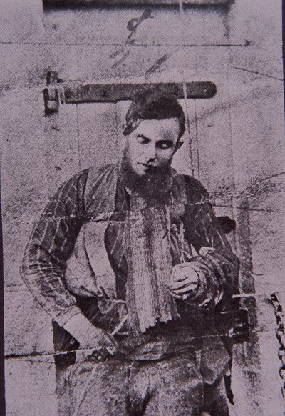 Kelly Gang-medlemmen Joe Byrne uppträdd efter döden, 29 juni 1880 (s/v foto) av Australian Photographer