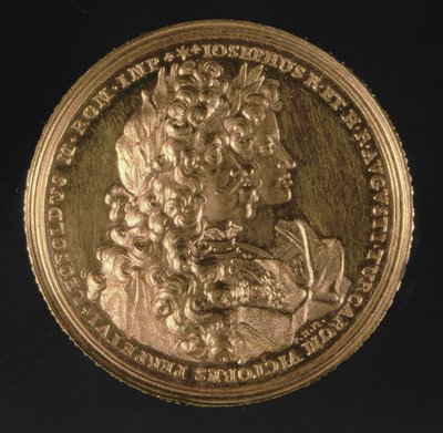 Medaljong med porträtt av de heliga romerska kejsarna Leopold I (1640-1705) och Josef I (1678-1711) av Philipp Heinrich, 1692 (guld) av Austrian School
