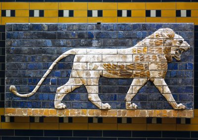 Ett lejon, detalj från glaserade tegelplattor som föreställer mytologiska djur som prydde processionsvägen till Ishtarporten i Babylon under Nebukadnessar II:s regeringstid (604-562 f.Kr.). Babyloniska civilisationen, 7-600-talet f.Kr. av Babylonian