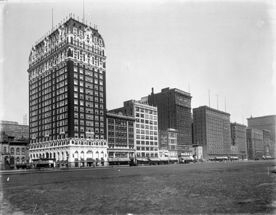 Byggnader på Michigan Avenue från Balbo Street till Van Buren Street, Chicago, Illinois, USA, ca 1905 (s/v foto) av Barnes and Crosby