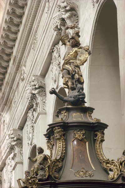 Predikstol, även kallad Sanningens predikstol, detalj: St. Mikael och draken, 1749 (förgylld, trä och intarsia) (se även 252679 och 252681) av Bavarian school