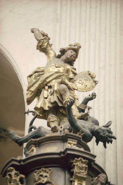Predikstol, även kallad Sanningens predikstol, detalj: St. Mikael och draken, 1749 (förgylld, trä och intarsia) (se även 252679 och 252680) av Bavarian school