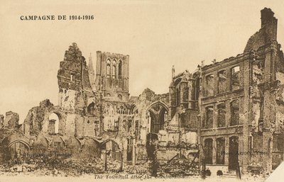 Hotel de Ville efter bombardementet, Ypres, 1915 av Belgian Photographer