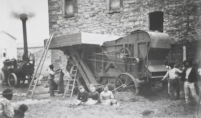 Ångtröskmaskin, Mons, 1883 av Belgian Photographer