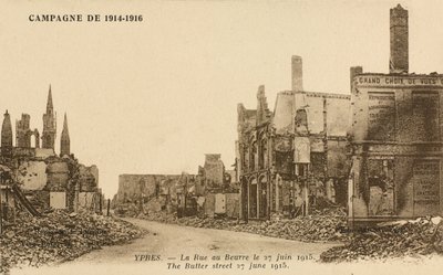 Rue au Beurre, 27 juni 1915 av Belgian Photographer