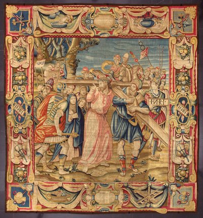 Kristus och Simon av Kyrene (kyreneiern). (Femte stoppet på korsvägen (bärande korset). En del av korset bär inskriptionen I.N.R.I. (INRI). Gobeläng tillverkad i manufakturerna i Bryssel. 1500-talet Genes, Musei di Strada Nuova av Belgian School