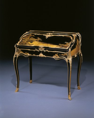 Ludvig XIV sluttande skrivbord, c.1750 (ormolu-monterad japansk lack & lack Martin) av Bernard van (attr. to) Risenburgh II