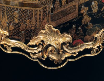 En Ludvig XV-kommod av Bernard van Risenburgh II
