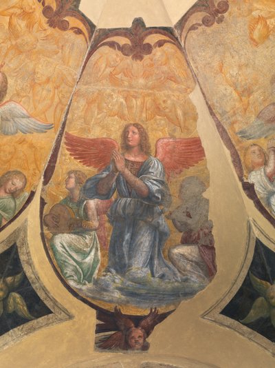 Bedande ängel mellan två knästående musiker och keruber av Bernardino Luini