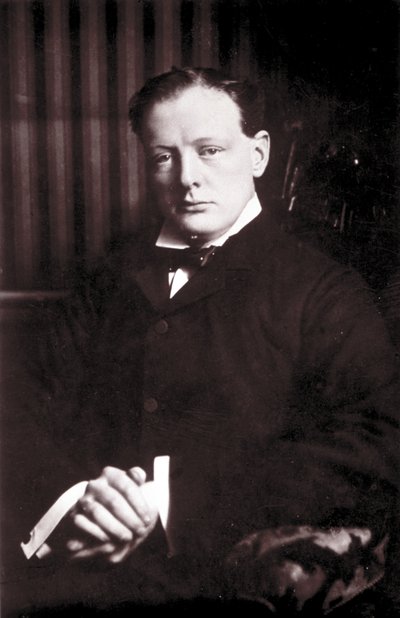 Porträtt av Sir Winston Leonard Spencer Churchill (1874 - 1965), brittisk politiker. av British Photographer