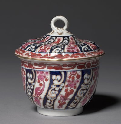 Täckt skål, tillverkare Worcester Porcelain Factory, c.1770 av British School