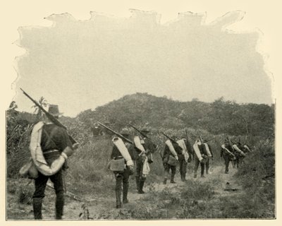 På väg från Battlefield 1:a och 10:e till Rough Riders Scene of Conflict, över bergen av Burr McIntosh