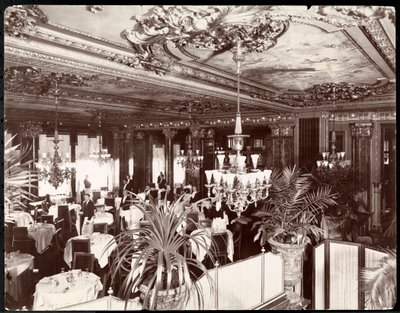 En matsal på Hotel Savoy, ca 1895-96 (silvergelatintryck) av Byron Company