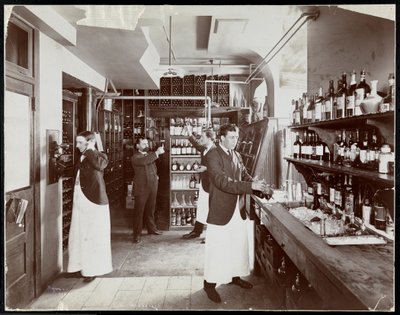Ett skafferi på Hotel Manhattan, 1902 (silvergelatintryck) av Byron Company