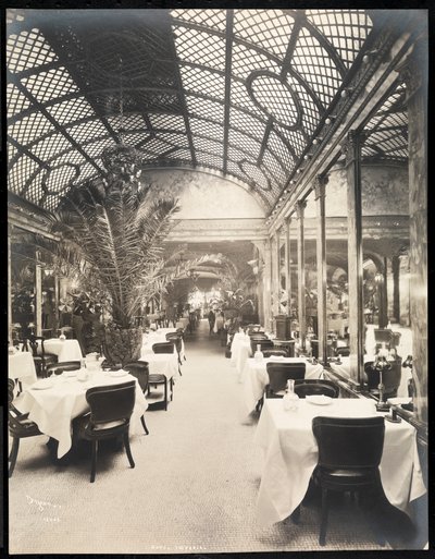 Matsalen på Hotel Imperial, 1904 (silvergelatintryck) av Byron Company