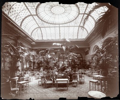Lounge på Plaza Hotel, ca 1907 (silvergelatintryck) av Byron Company