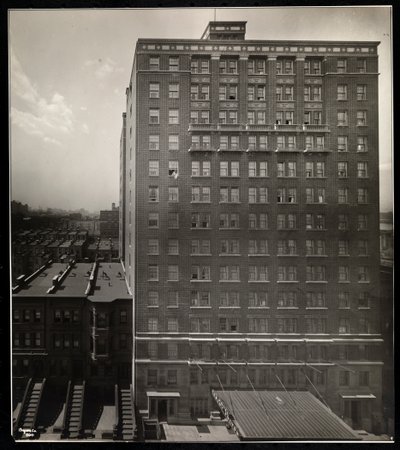 The Hotel Robert Fulton, 228 West 71st Street, New York, 1920 (silvergelatintryck) av Byron Company