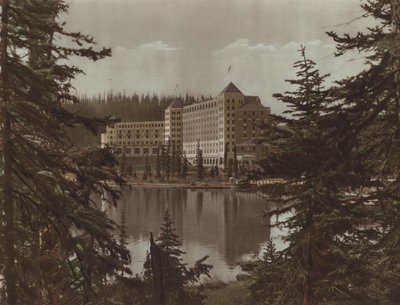 Chateau, Lake Louise (färgfoto) av Byron Hill Harmon